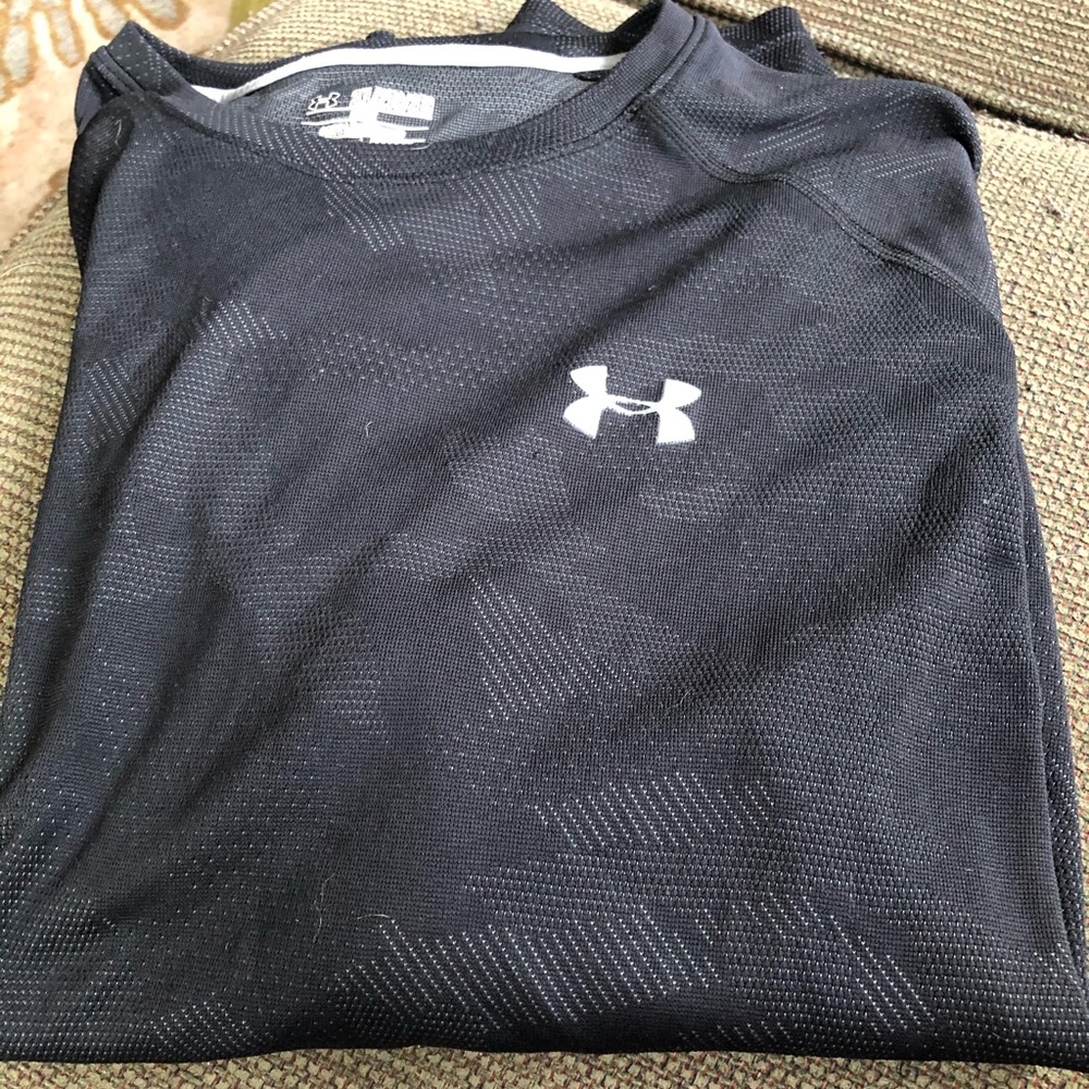Men’s under armor workout top